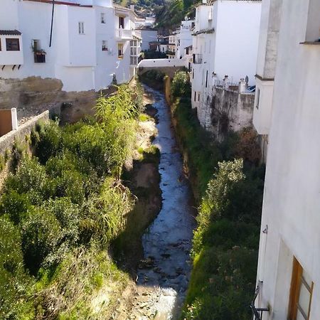 Setenil De Las BodegasApartamento Con Vistas Al Rioアパートメント エクステリア 写真