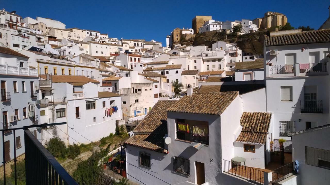 Setenil De Las BodegasApartamento Con Vistas Al Rioアパートメント エクステリア 写真