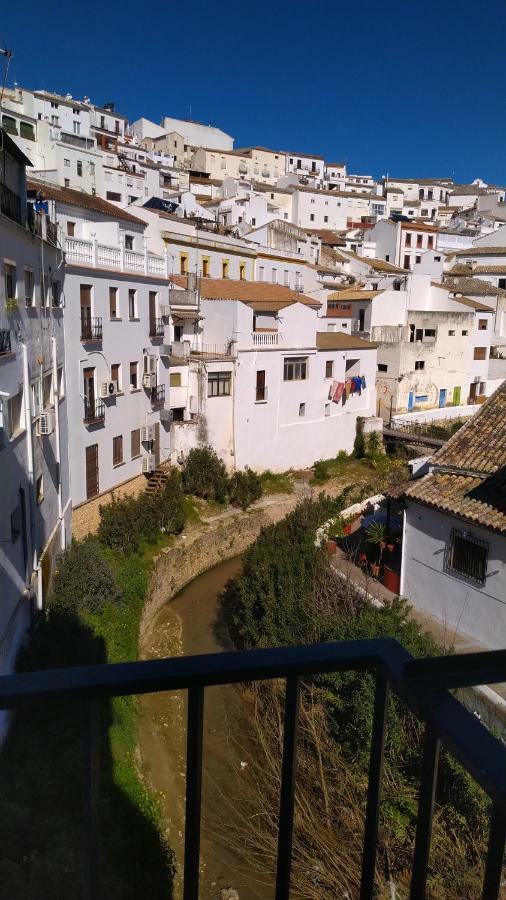 Setenil De Las BodegasApartamento Con Vistas Al Rioアパートメント エクステリア 写真