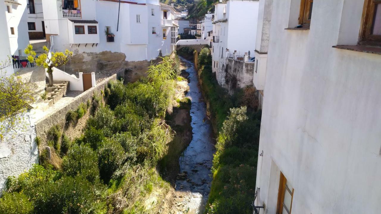 Setenil De Las BodegasApartamento Con Vistas Al Rioアパートメント エクステリア 写真